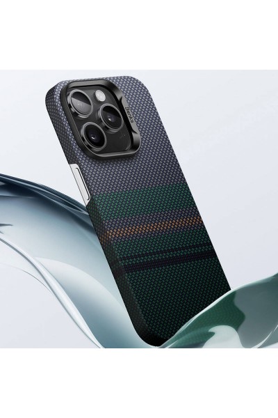 Apple iPhone 15 Pro Kılıf Magsafe Şarj Özellikli Karbon Fiber Tasarımlı Benks Aurora ArmorAir Kevlar Kapak